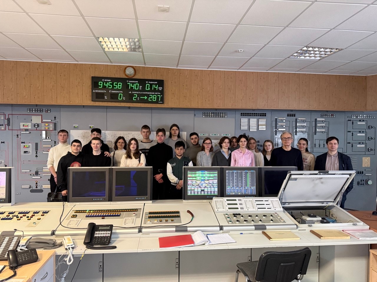 В начале марта 2026 года в ОИЯИ, на базе ЛНФ, прошёл визит группы студентов из МИФИ