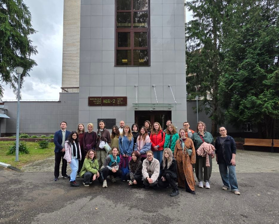 Science and Art: The Summer School's Technological Art Workshop visited the IBR-2 reactor